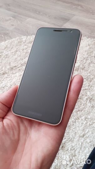 Смартфон Samsung Galaxy J2 core