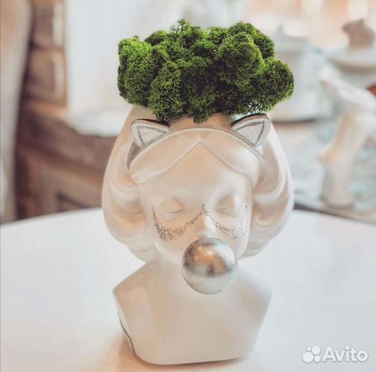 Кашпо бюст для цветов из гипса