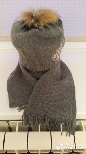 Шапка, женская вязаная бу