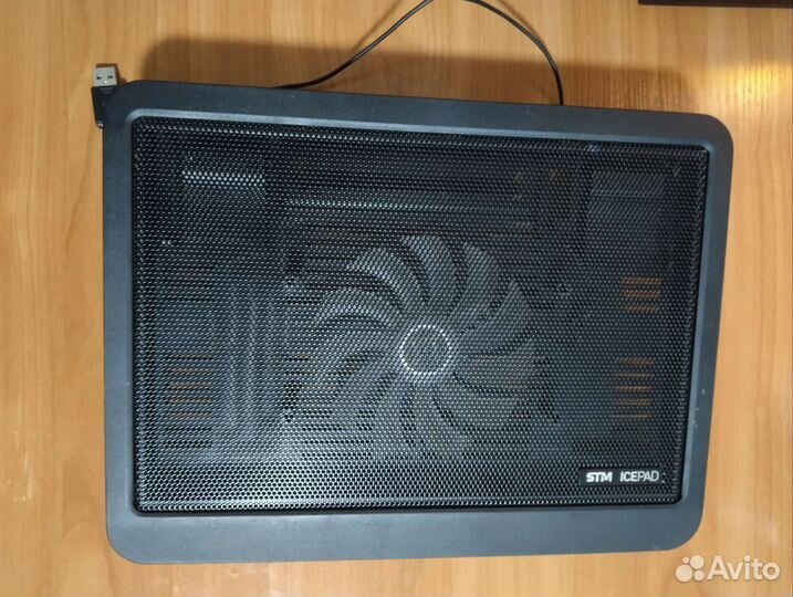 Охлаждающая подставка для ноутбука