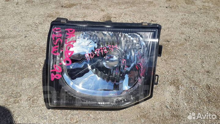 Фара Mitsubishi Pajero