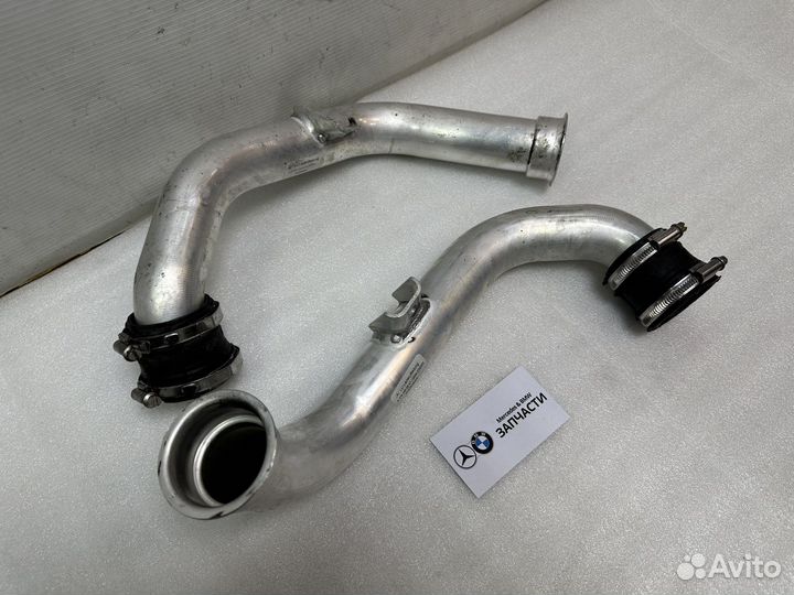 Путрубок интеркулера левый и правый Mercedes M276