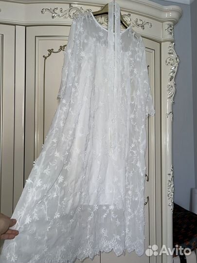 Платье белое