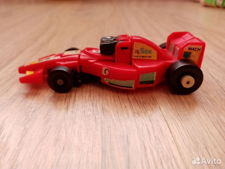 Робот трансформер формула-1 из 90 годов