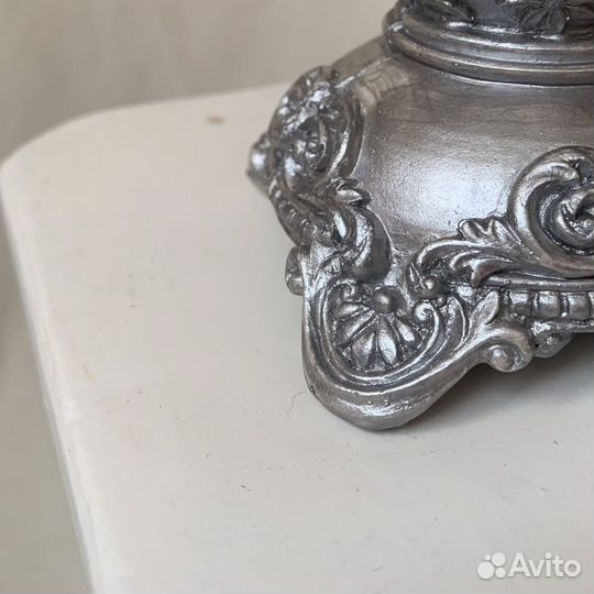 Гипсовый подсвечник декор серебристый классика