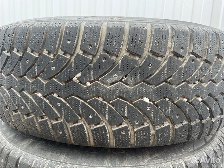 Formula Ice 215/70 R16 100T