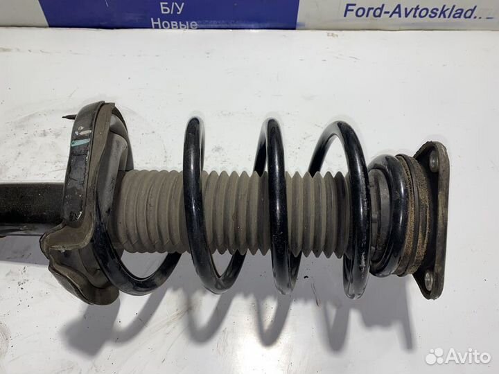 Передний амортизатор правый Фокус 3 пробег 15тысяч