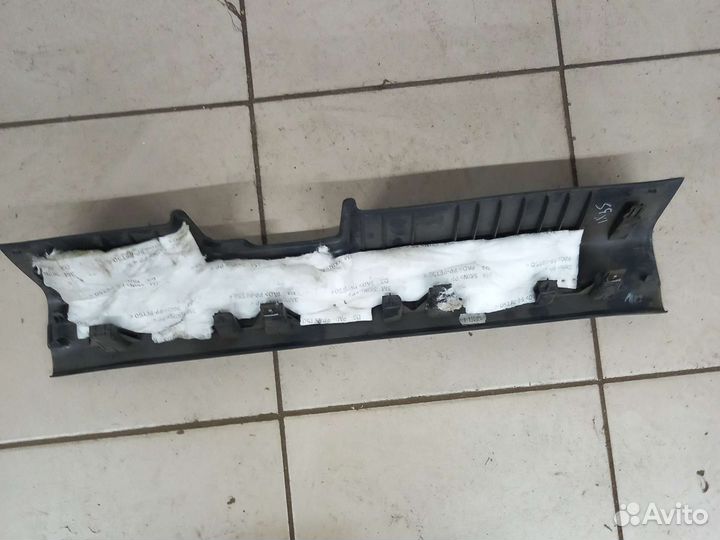 Накладка переднего правого порога Хендай ix35