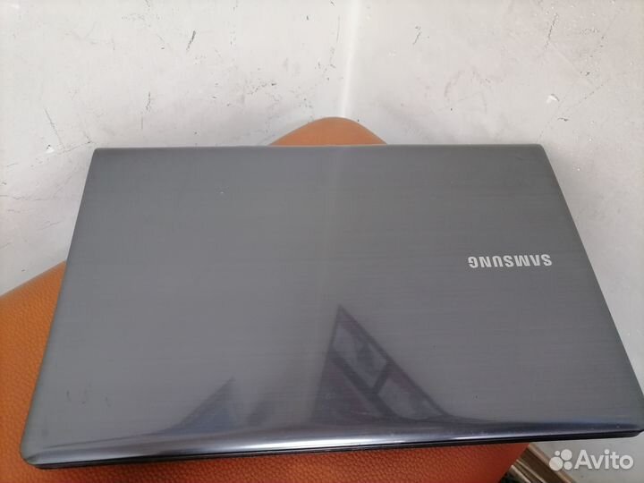 Ноутбук Samsung NP355V5C (разбор)