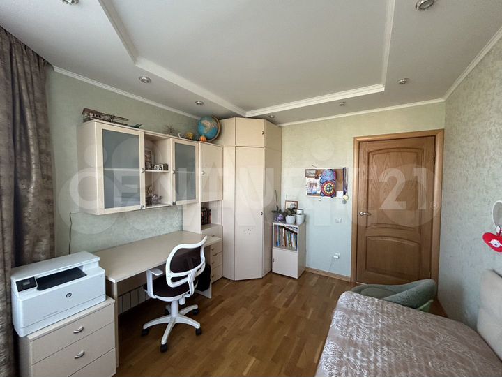 4-к. квартира, 90 м², 6/9 эт.