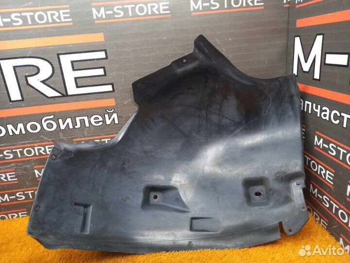 Подкрылок передний правый Mercedes-Benz M-Class