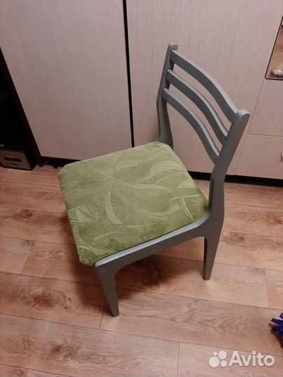 Стул деревянный