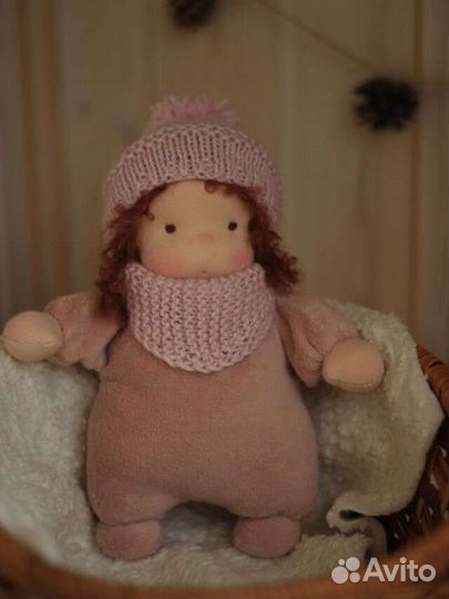 Кукла в пришивном комбинезоне