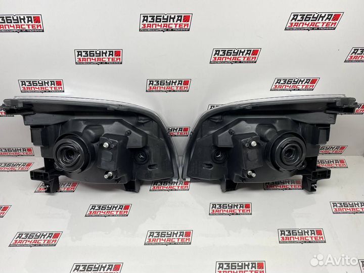 Набор. Фары Nissan X-Trail (T30) 2000-2007 год. LH+RH