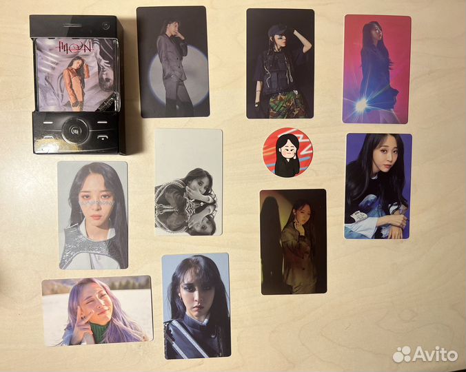 Mamamoo Moonbyul Moon: Repackage (kit album)