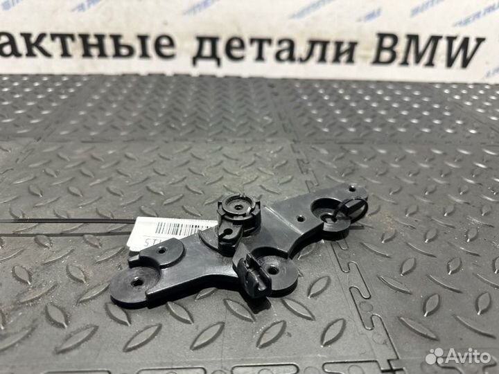 Кронштейн ручки открывания капота Bmw Е84 N55B30A