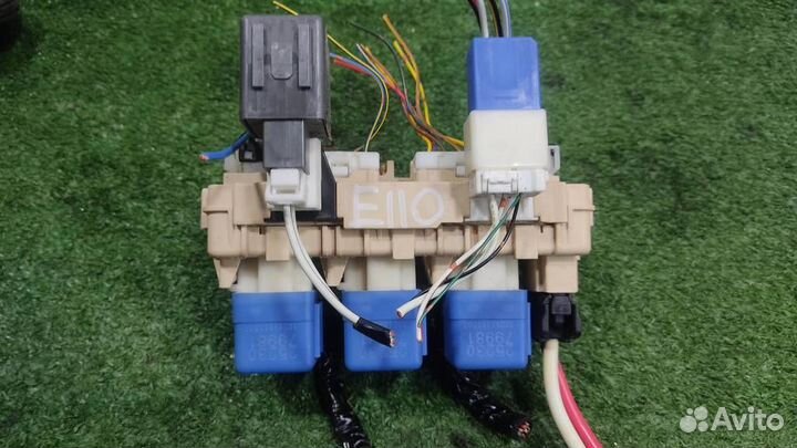 Блок предохранителей салонный Nissan X-Trail T30