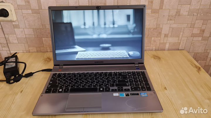 Ноутбук Samsung 550P5C-S01-RU (HDD+SSD) для програ