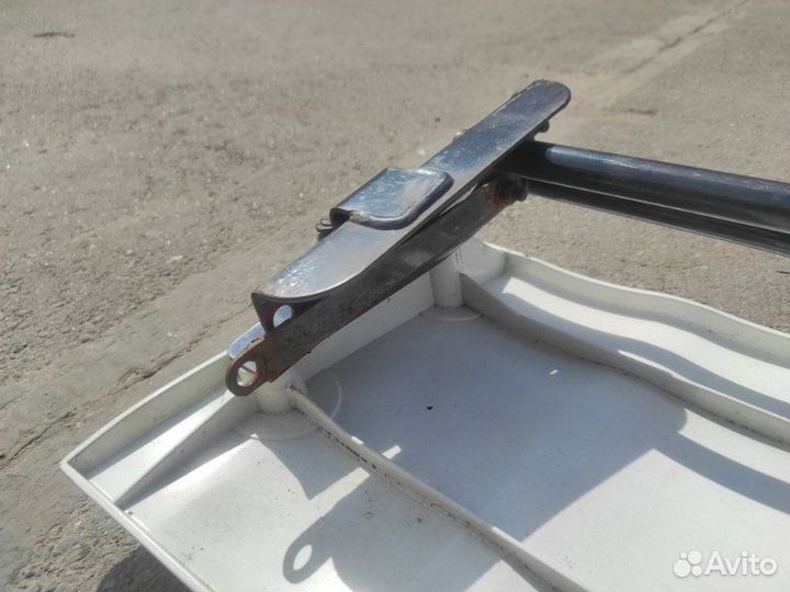 Спойлер кабины правый Man Tgx