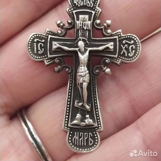 Серебряный крестик