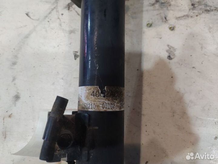 Амортизатор передний Mitsubishi L200 4N15