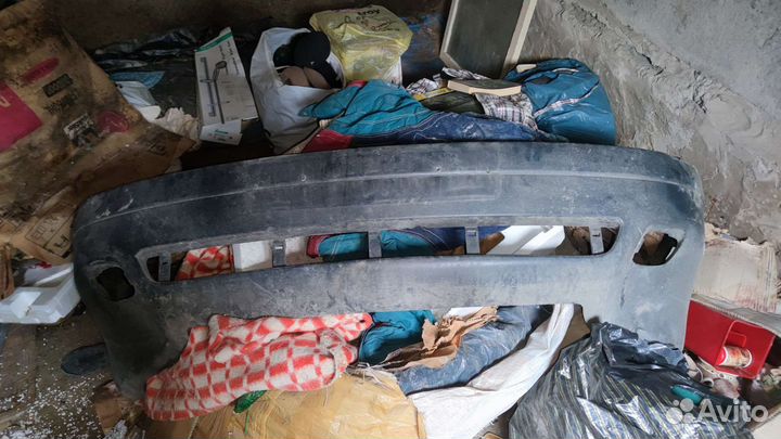 Бампер передний на Audi 80