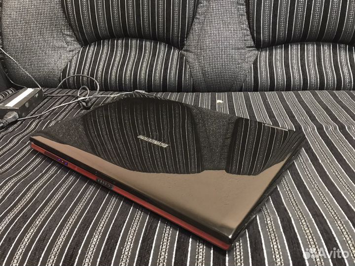 Игровой ноутбук Samsung