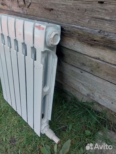 Чугунный радиатор отопления (7 секций)