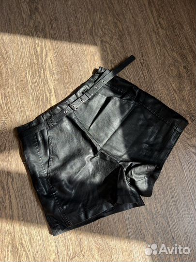 Кожаные шорты
