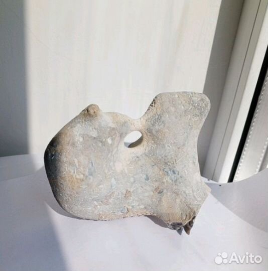 Камень кремень чёрный с отверстием