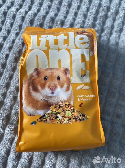 Корм и аксессуары для хомяка