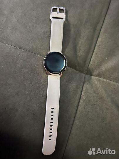 Продам часы Samsung Galaxy Watch Active