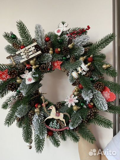 Новогодний венок ручной работы