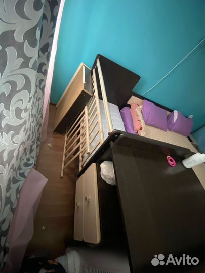 Детская кроватка с маятником и ящиком