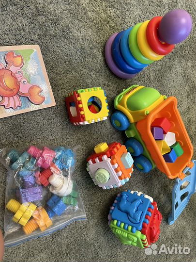 Развивающие игрушки пакетом