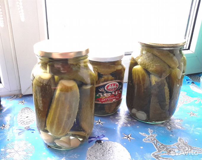 Консервированные огурцы и помидоры