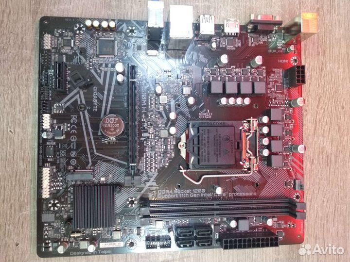 Материнская плата 1200 Сокет новая Gigabyte H510