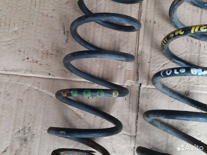 Пружина задняя Фольксваген Поло 4 Фабия 2009 года