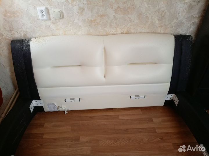 Кровать с матрасом бу 160 на 200