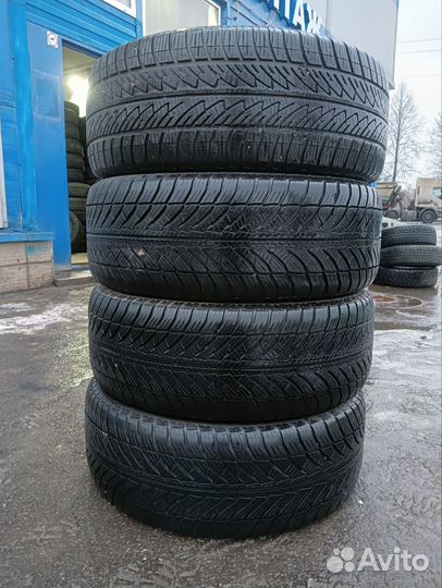 Goodyear UltraGrip 8 Performance 225/55 R17 101V