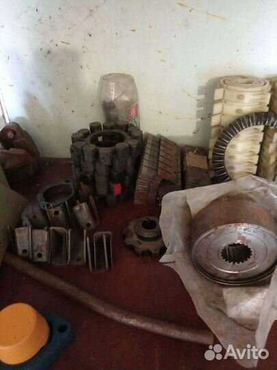 Запчасти на кукурузную жатку