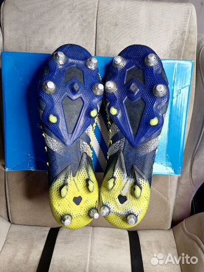 Футбольные бутсы adidas predator