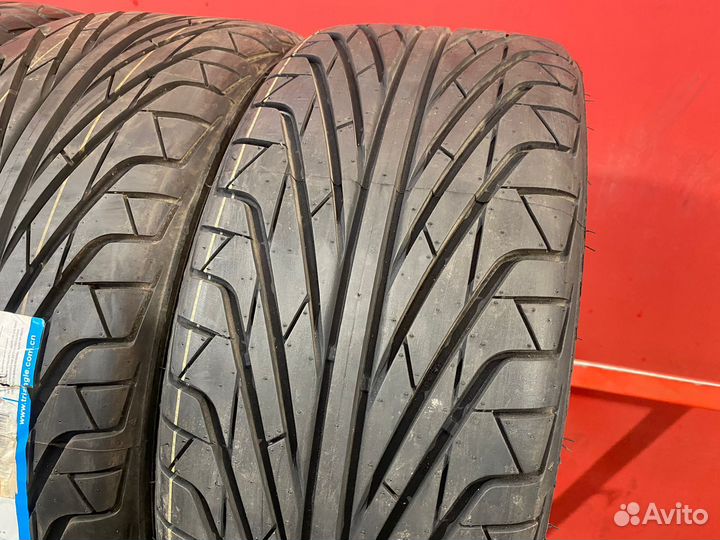 Triangle TR968 215/35 R19 85W