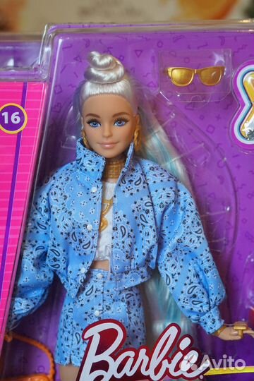 Кукла Barbie Экстра в джинсовой куртке