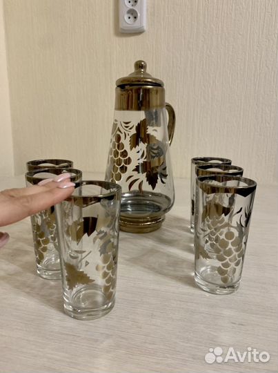 Кувшин и 6 стаканов
