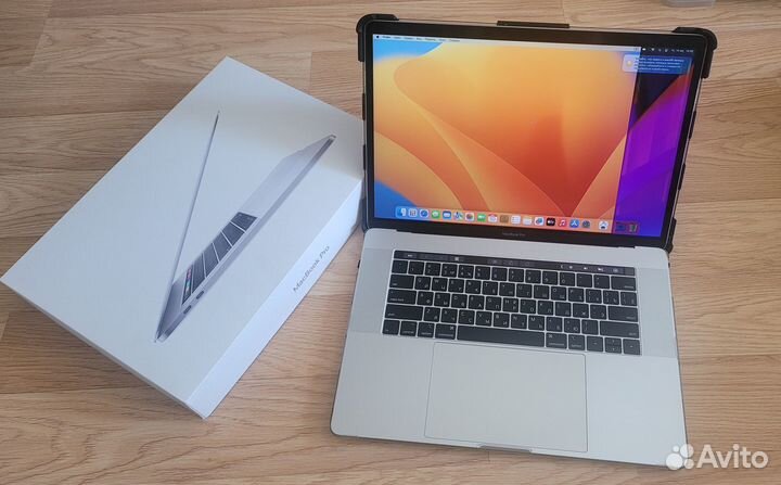Macbook pro 15 2019 i7, 16 ram, 512 SSD, Touch Bar
