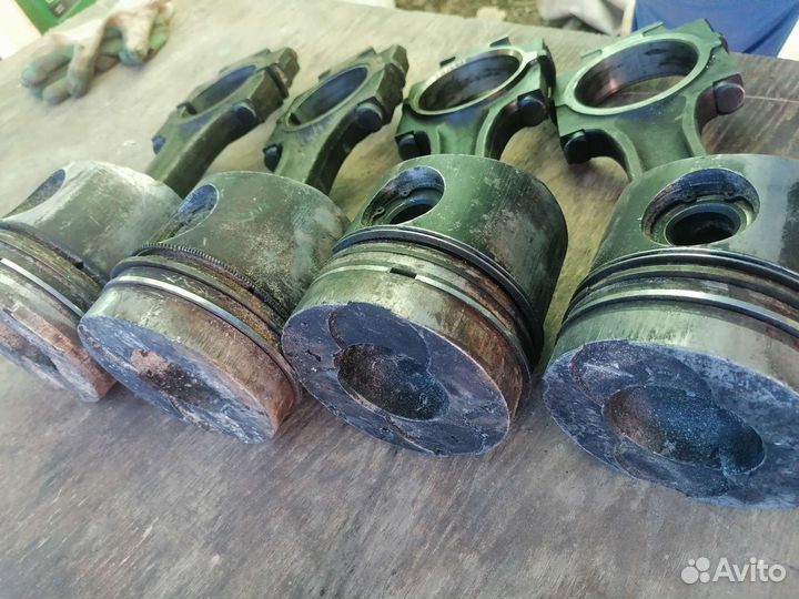 Поршень с шатуном камаз