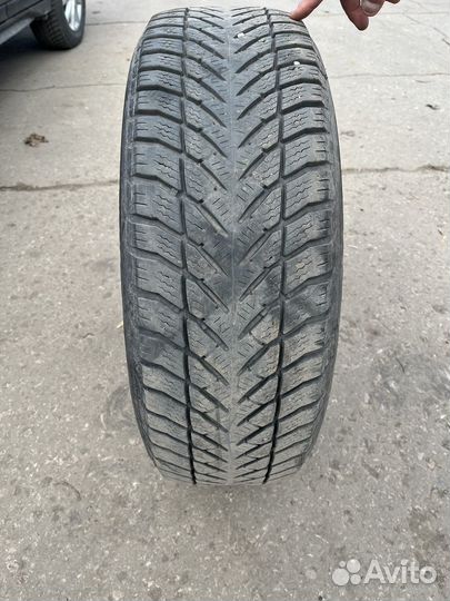 Goodyear UltraGrip 225/65 R17