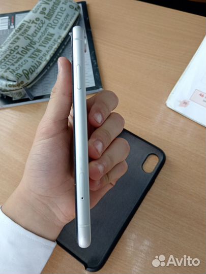 iPhone xr 64gb белый