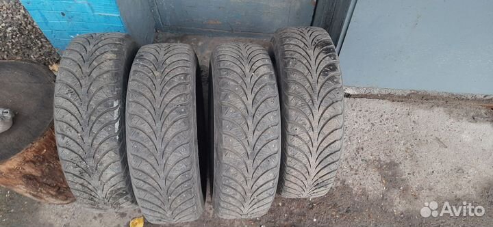 Sava Eskimo Stud 185/65 R15 82